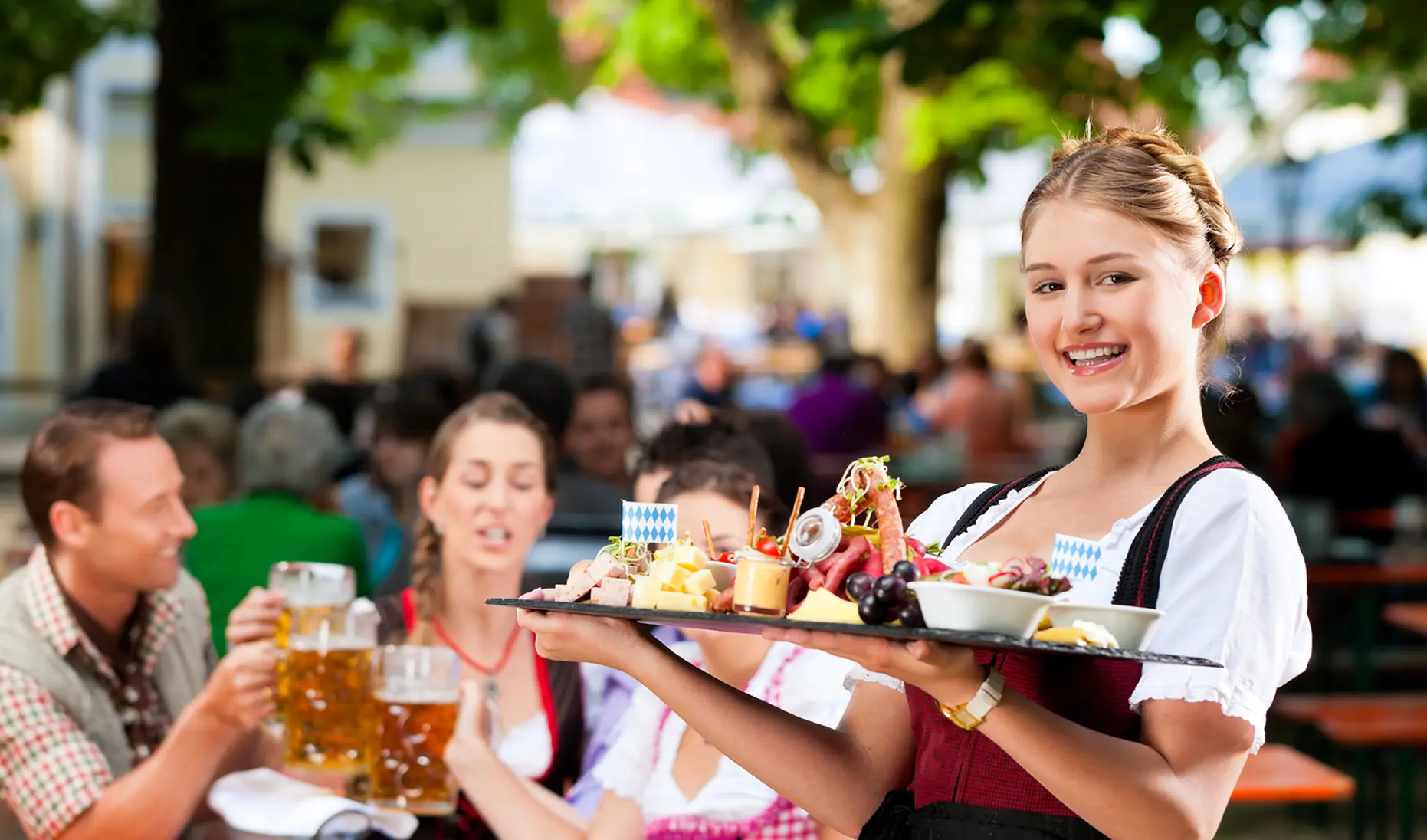 Augustus Garten Dresden - Biergarten am Elbufer